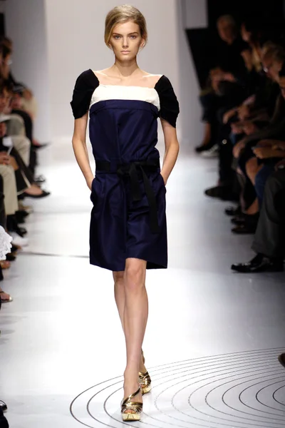 Look 11